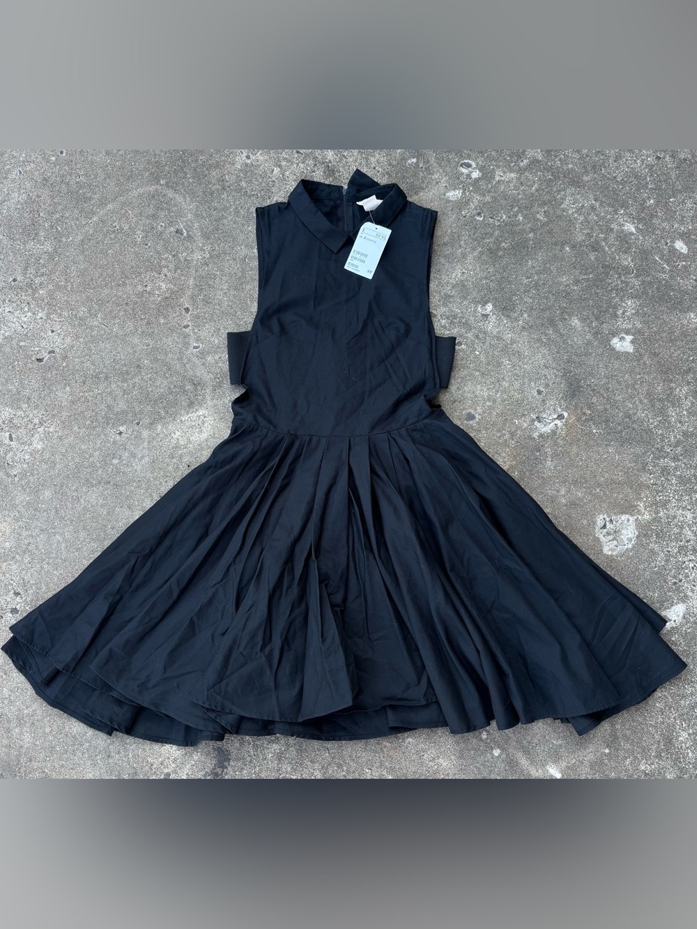 H&M Black Sleeveless Collared Midi Dress